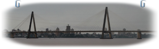 Brücke im Dunst schlechte sicht