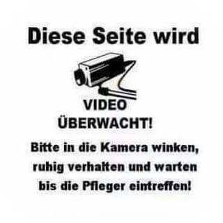 Video Überwacht Der Pfleger kommt